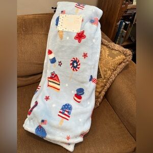 Thro By Marlo Lorenz 50”x70” Patriotic Plush Throw Blanket 4th Of July New